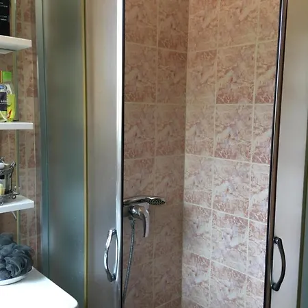 Apartment Dans *